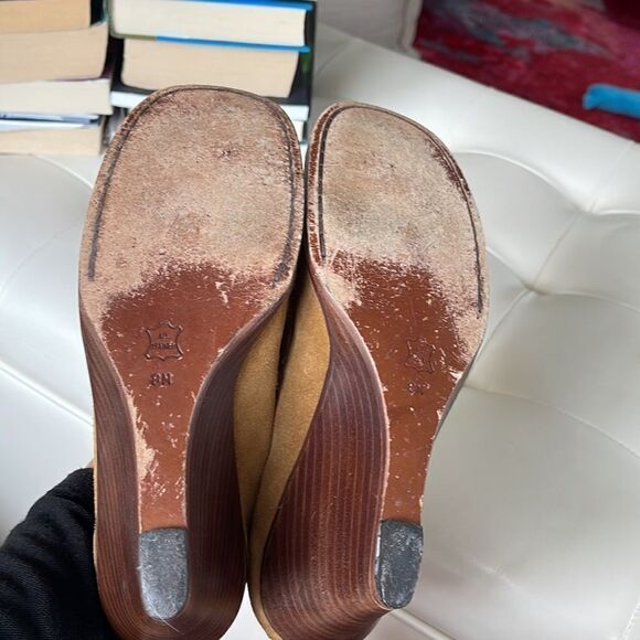 Super cute suede Michael Kors wedge. - Picture 6 of 6